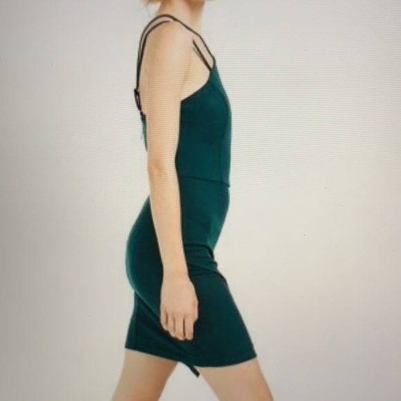 ✨Host Pick✨ Sequin Hearts Green Sheath Party Dress - Picture 3 of 11